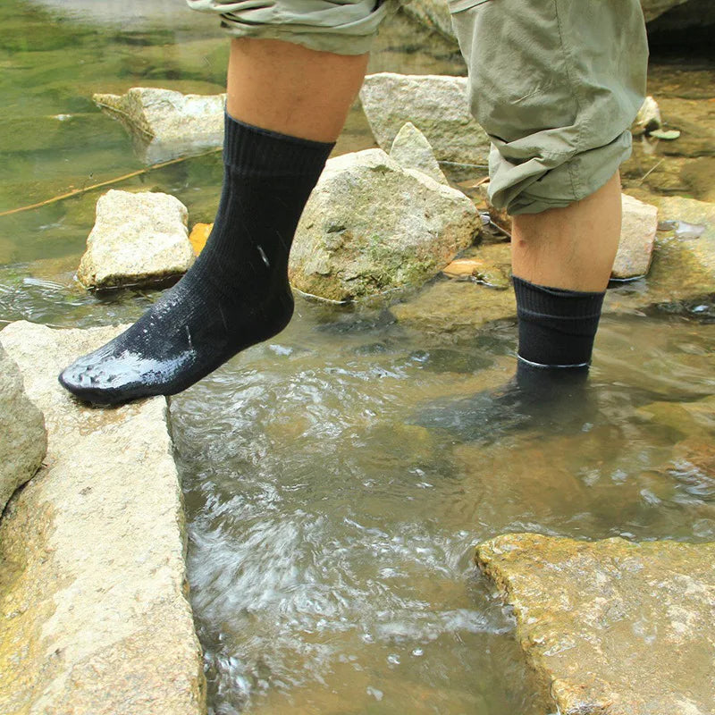 Waterproof Outdoor Socks – Warm & Breathable Winter Hiking Socks