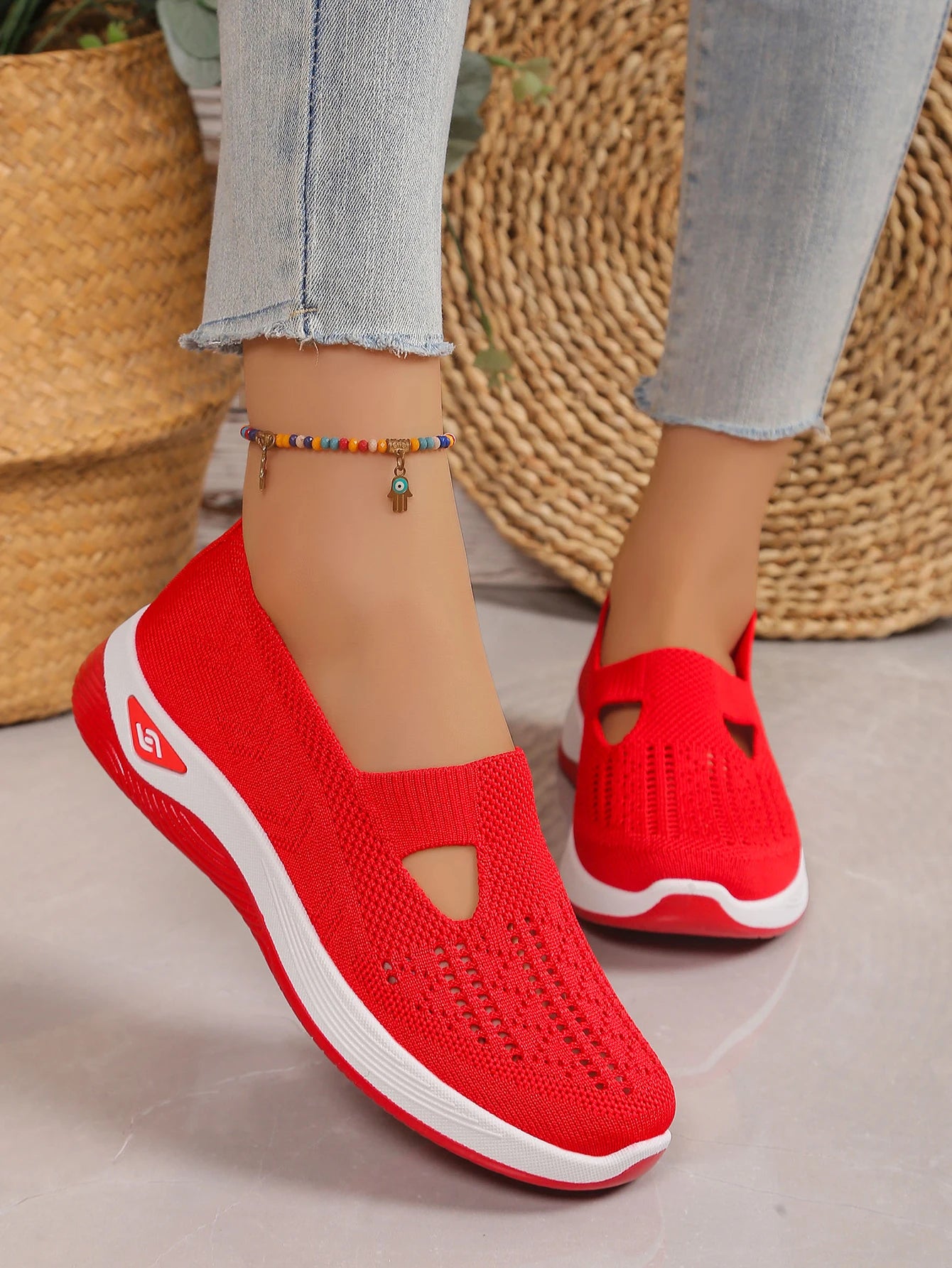 Women’s Solid Color Breathable Sneakers – Low-Top Casual Shoes
