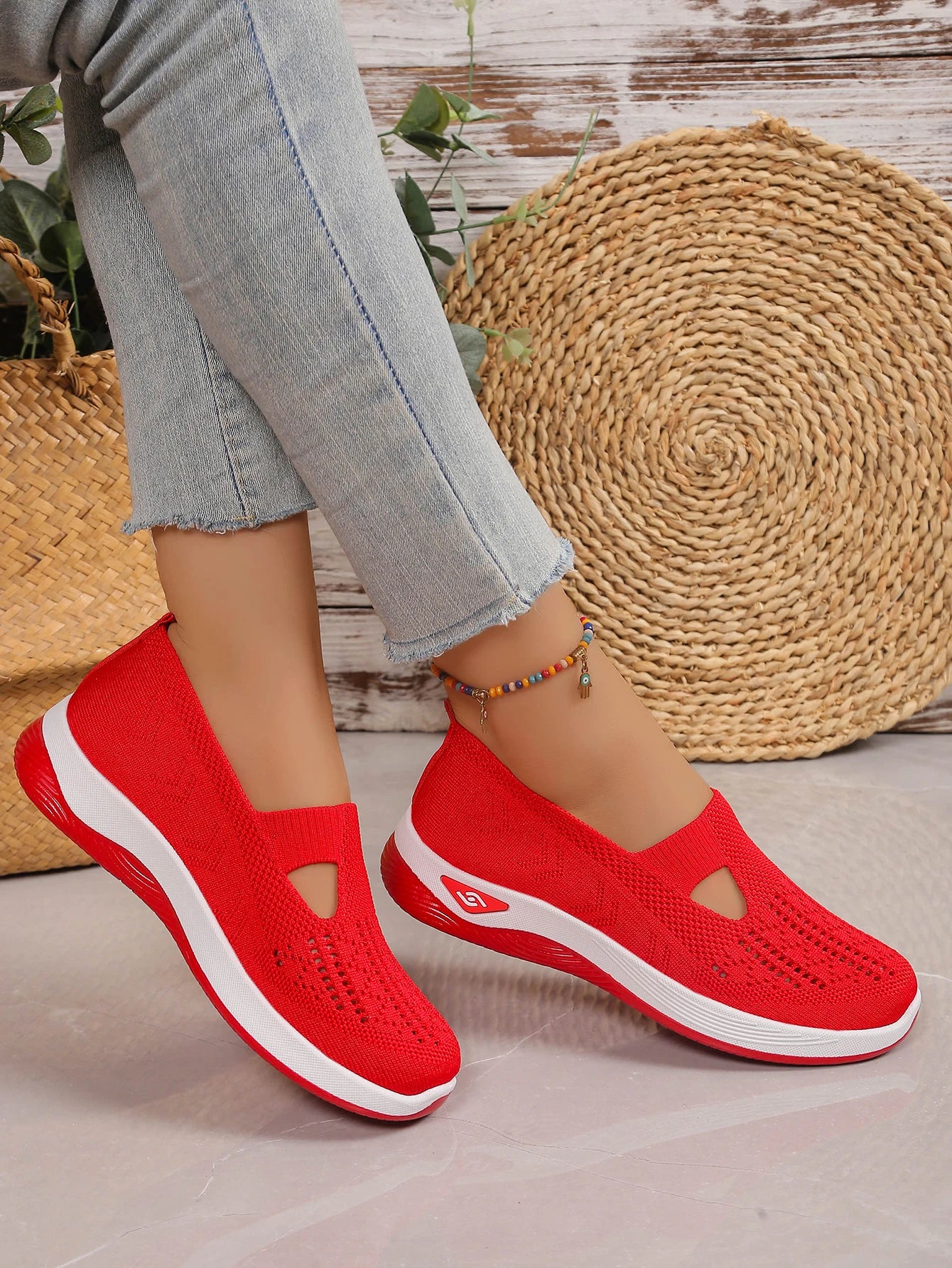 Women’s Solid Color Breathable Sneakers – Low-Top Casual Shoes