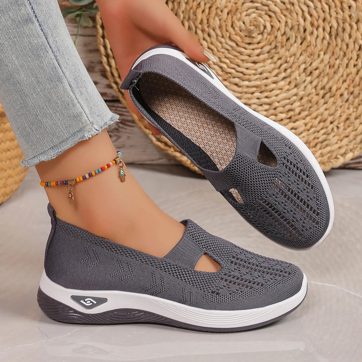 Women’s Solid Color Breathable Sneakers – Low-Top Casual Shoes
