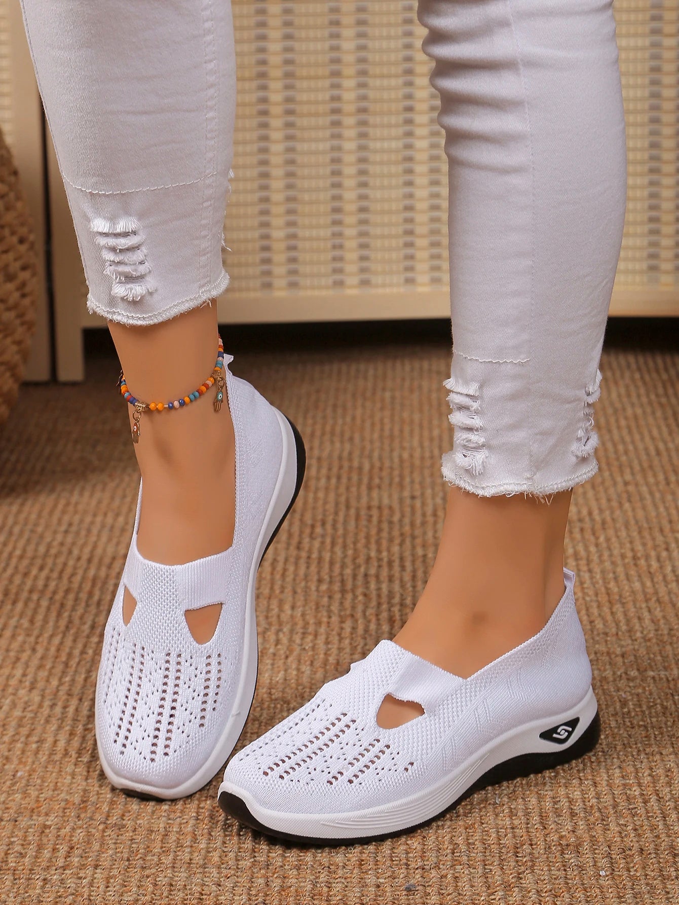 Women’s Solid Color Breathable Sneakers – Low-Top Casual Shoes