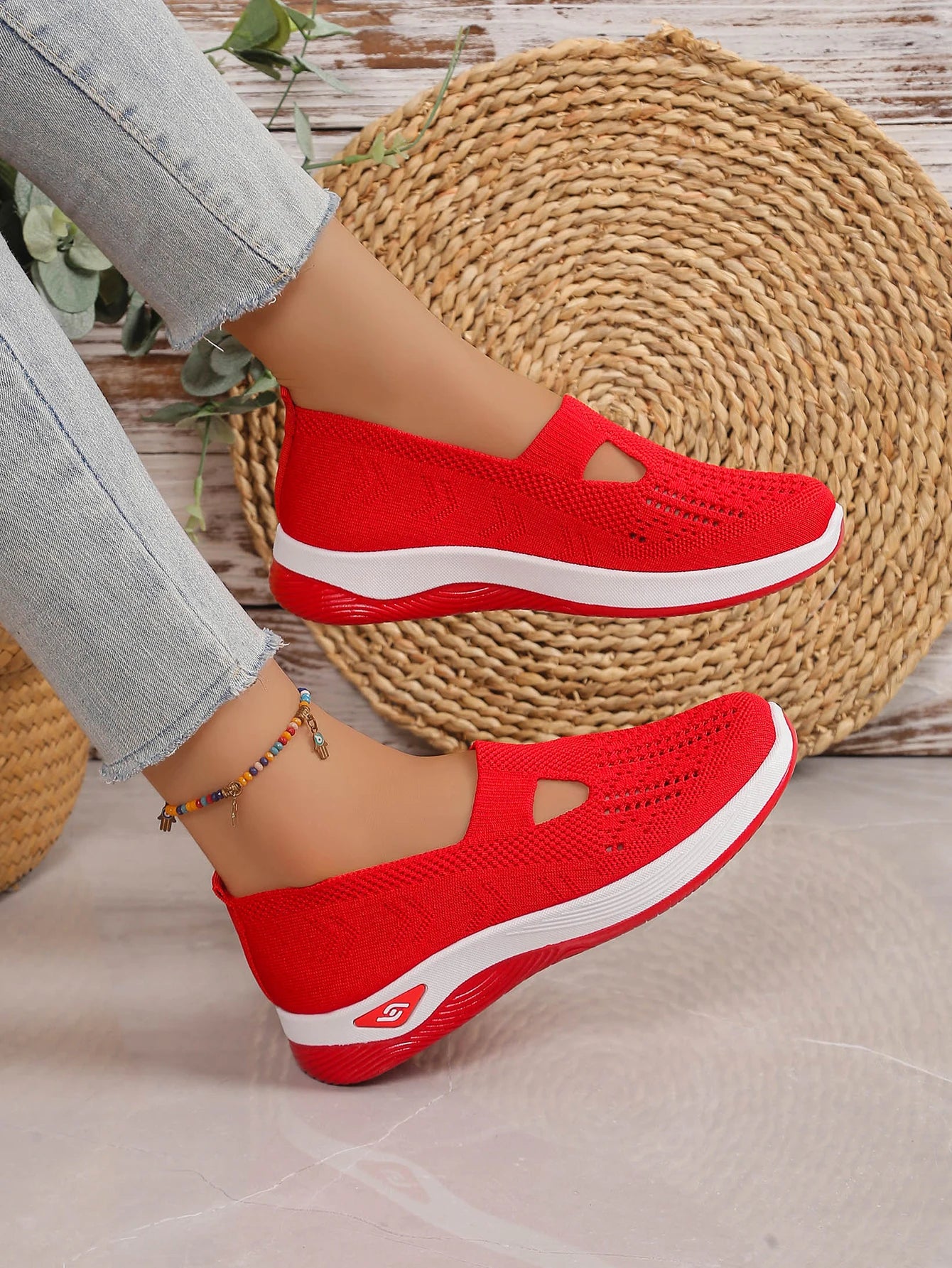 Women’s Solid Color Breathable Sneakers – Low-Top Casual Shoes