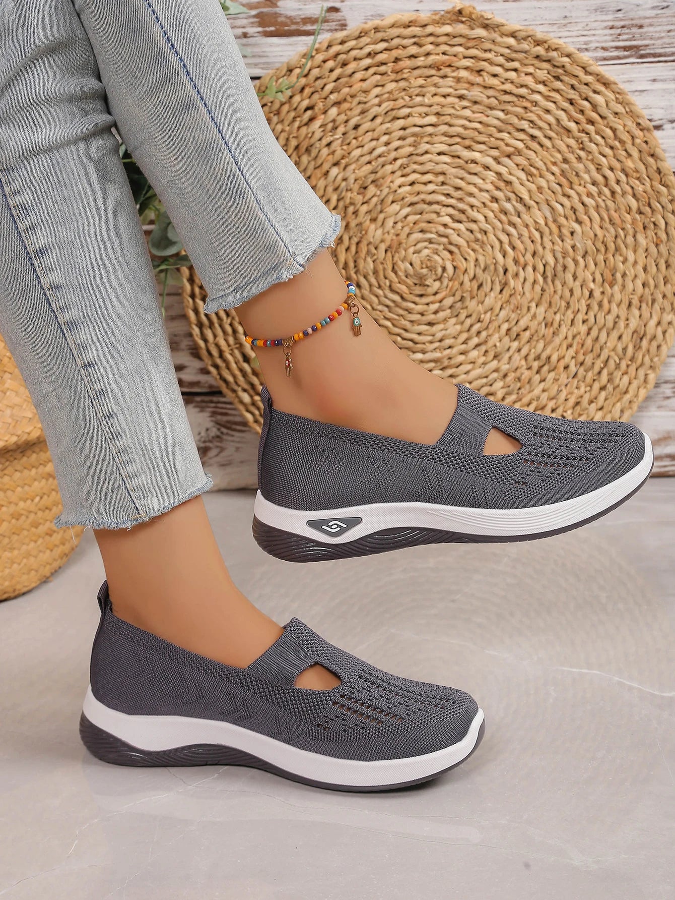 Women’s Solid Color Breathable Sneakers – Low-Top Casual Shoes