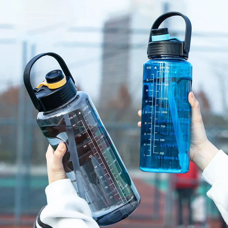 USQI Large Capacity Sports Water Bottle – Leak-Proof with Straw & Time Marker