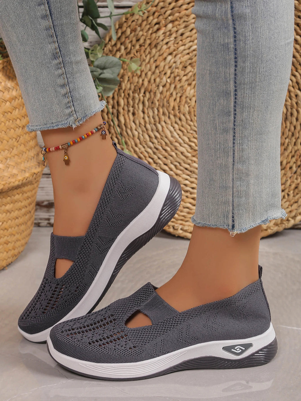 Women’s Solid Color Breathable Sneakers – Low-Top Casual Shoes