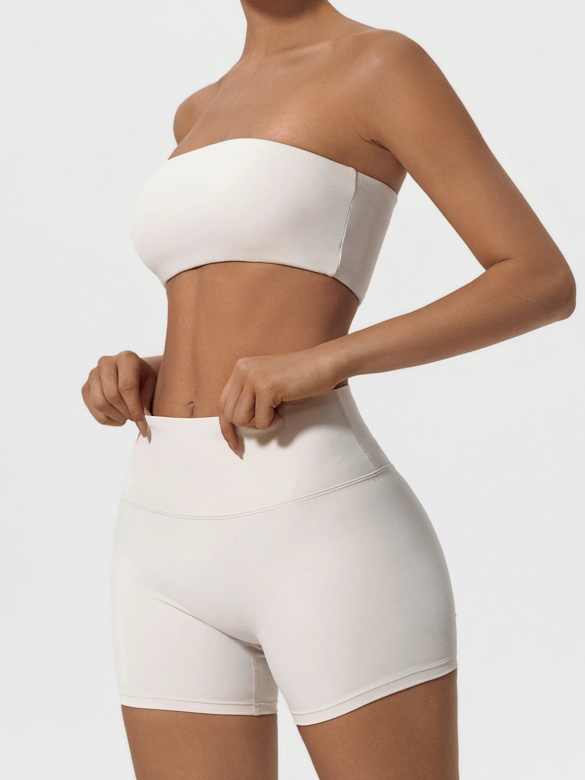 Two-Piece Women’s Fitness Set – Strapless Sports Bra & Gym Crop Top