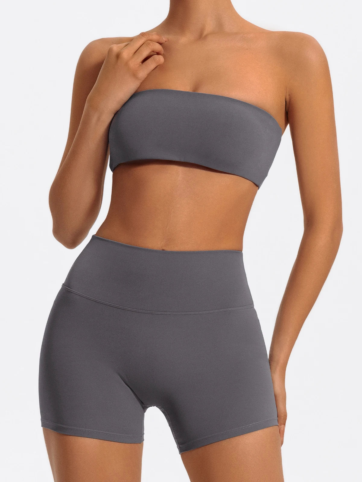 Two-Piece Women’s Fitness Set – Strapless Sports Bra & Gym Crop Top