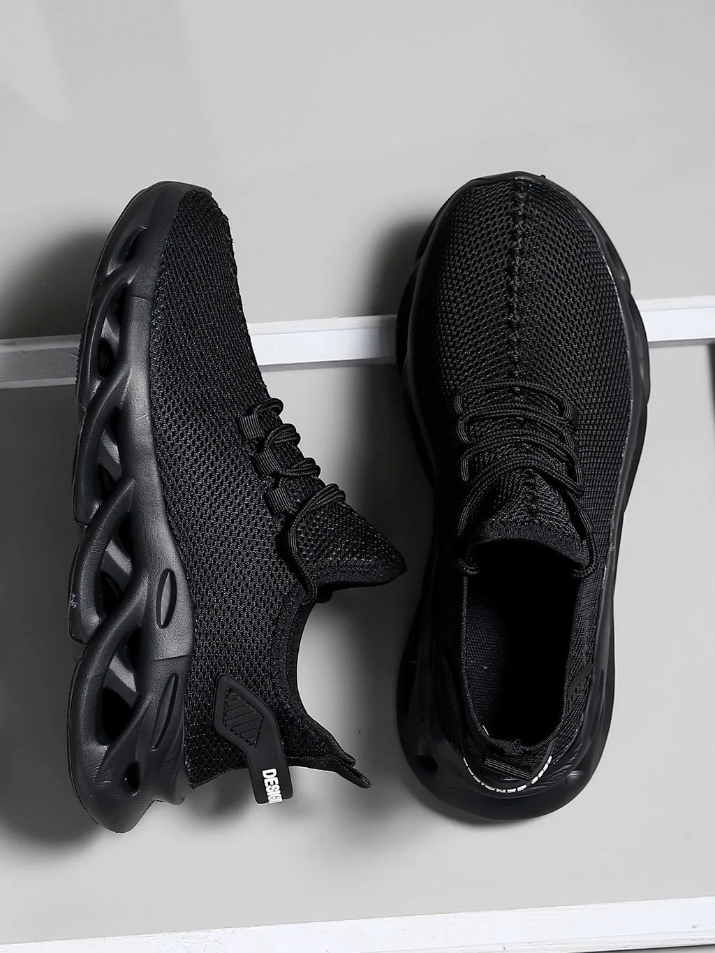 Men’s Casual Breathable Sneakers – Lightweight Running & Walking Shoes