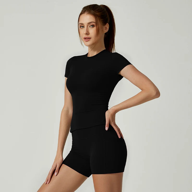 Women’s Seamless Yoga Set – Short Sleeve Crop Top & High-Waist Gym Shorts
