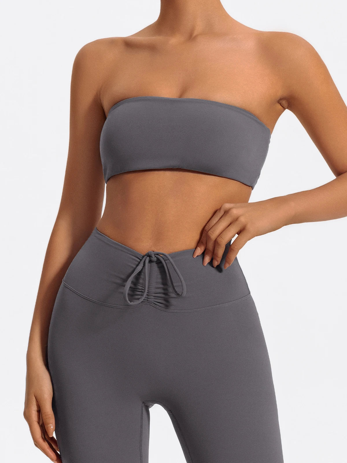 Two-Piece Women’s Fitness Set – Strapless Sports Bra & Gym Crop Top