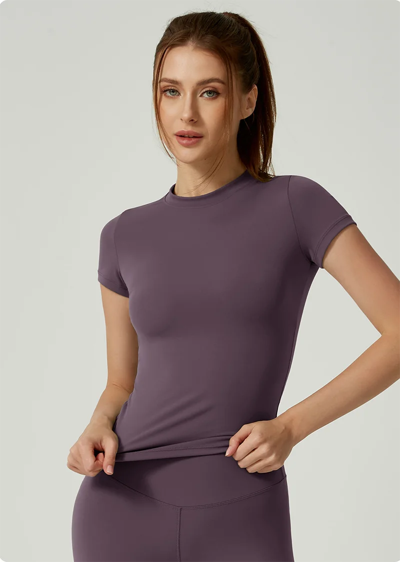 Women’s Seamless Yoga Set – Short Sleeve Crop Top & High-Waist Gym Shorts