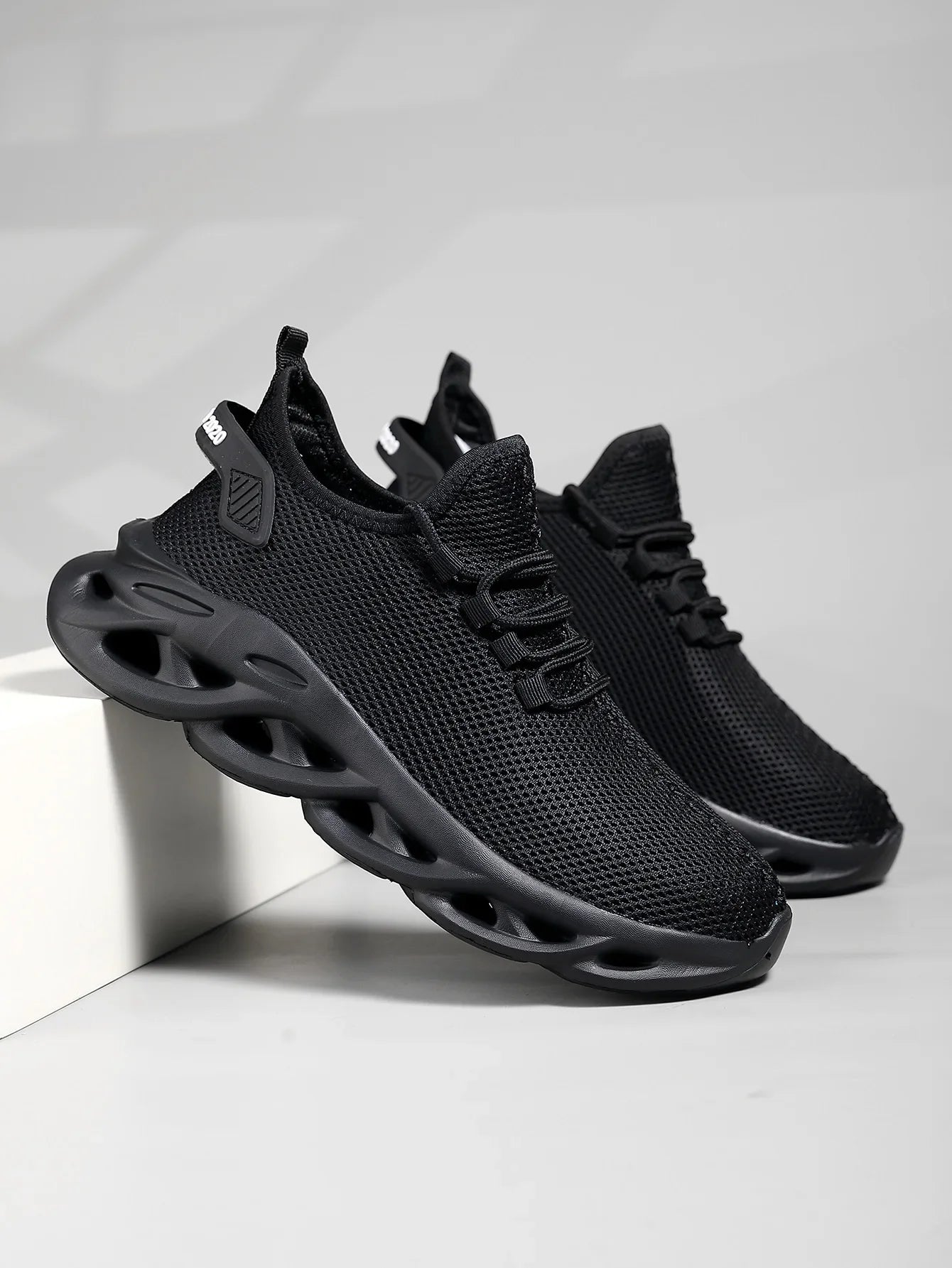 Men’s Casual Breathable Sneakers – Lightweight Running & Walking Shoes