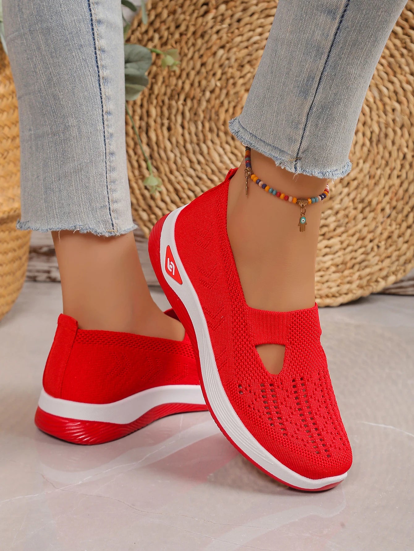 Women’s Solid Color Breathable Sneakers – Low-Top Casual Shoes